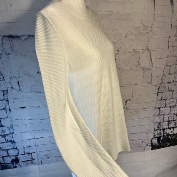 Lord & Taylor Sweater - Picture 3 of 4